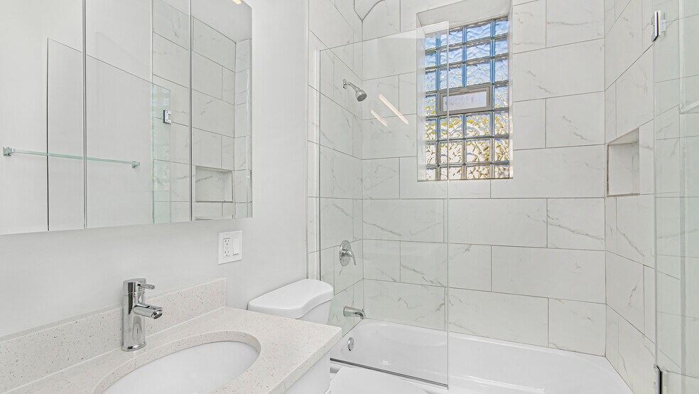 Building Photo - 6459 N Glenwood Ave