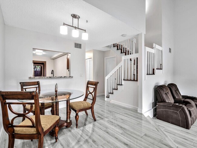 Building Photo - 4182 S Pine Island Rd