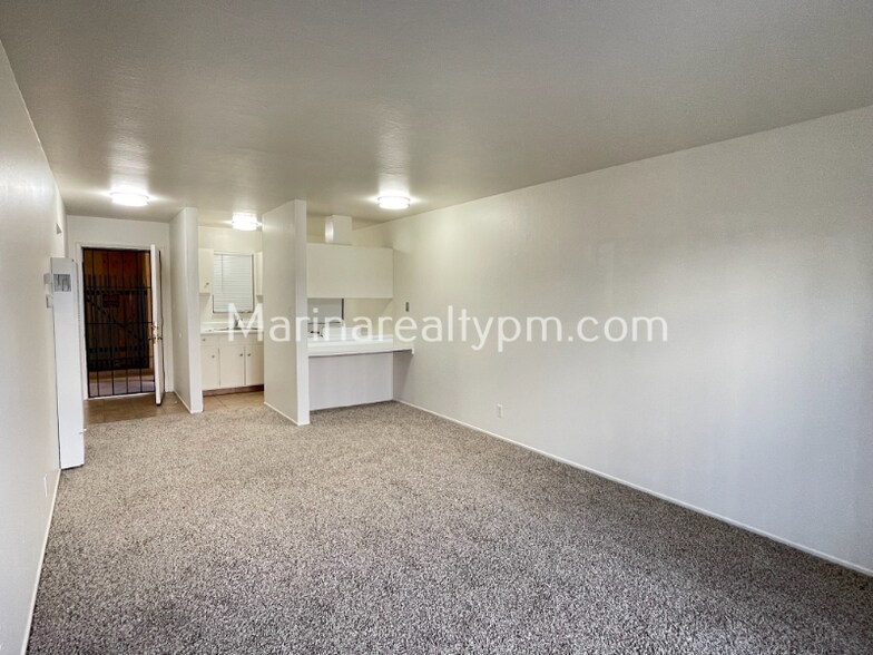 Building Photo - 1230 Brookside Dr