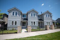 Building Photo - M555