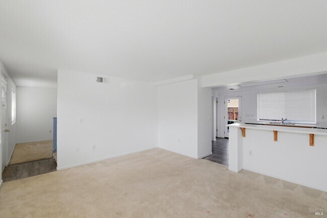 Building Photo - 712 Daniels Ave