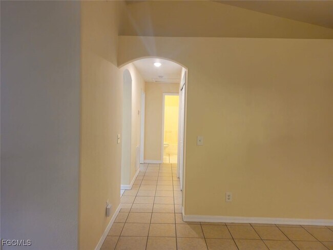 Building Photo - 2701 Owen Ave S