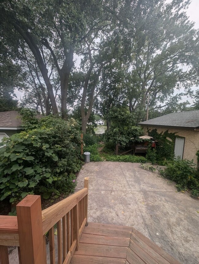 Building Photo - Charming Garden Oasis in West St. Paul – Fire Pit, Pond & Prime Location!