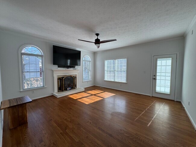 Building Photo - 307 Ludlow Dr