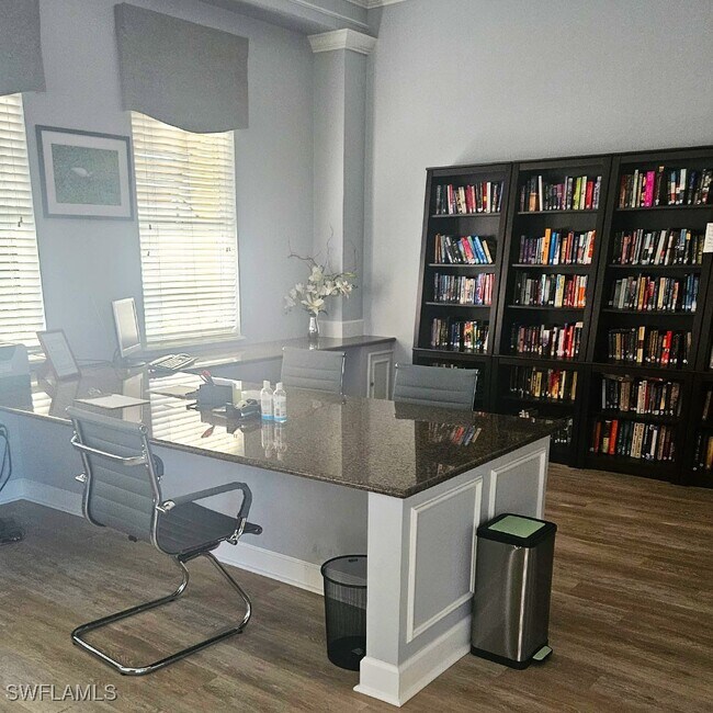 Building Photo - 2004 Tarpon Bay Dr N