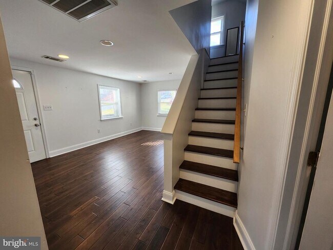 Building Photo - 51 Bunting Ln