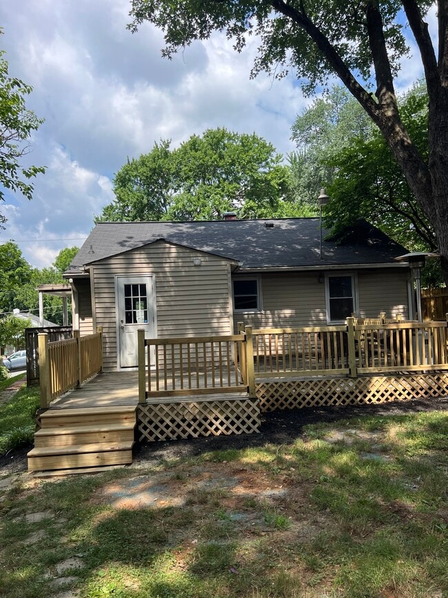 Building Photo - 1302 Coral Sea Dr