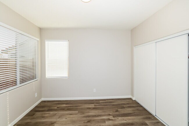 Building Photo - 12839 N 57th Ave