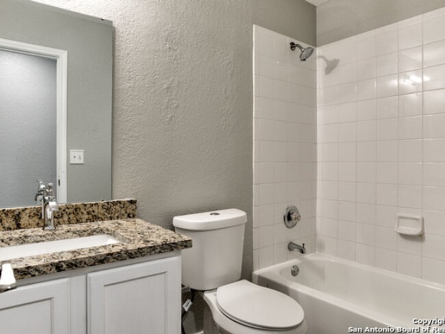 Building Photo - Spacious 5BR Home in NW San Antonio | Deck, High Ceilings & Prime Alamo Ranch Location