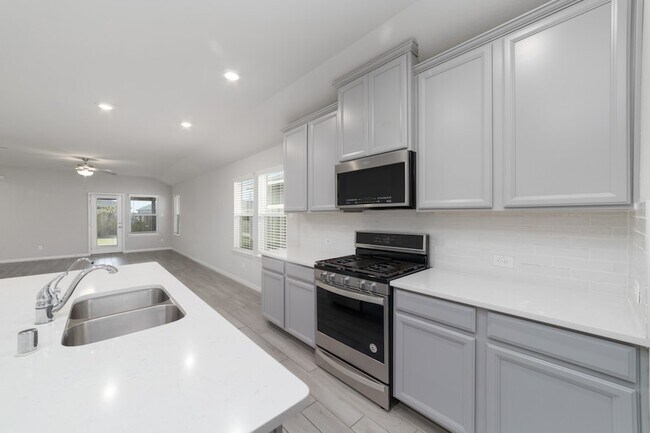 Building Photo - 906 Pismo Ln