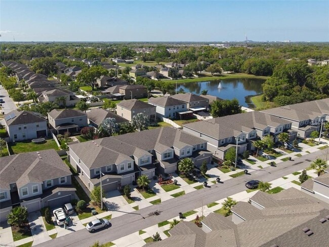 Building Photo - 10643 Lake Montauk Dr