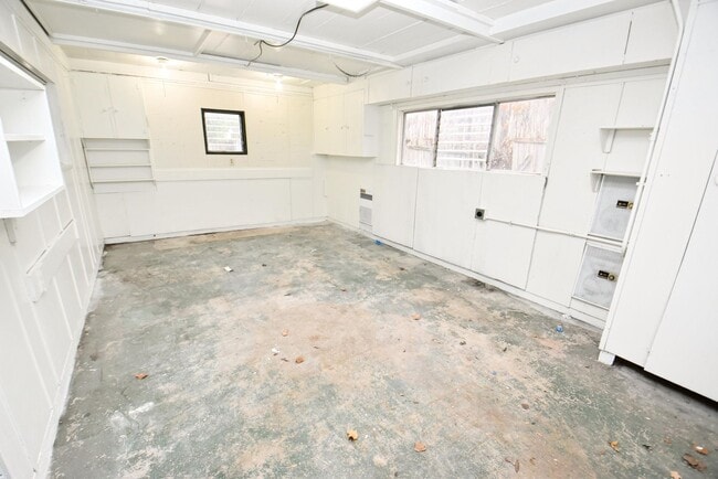 Building Photo - Inground swimming pool, 3 bedroom 1.5 bath home in South Bend IN