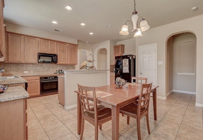 Building Photo - 2832 Gooseberry Dr