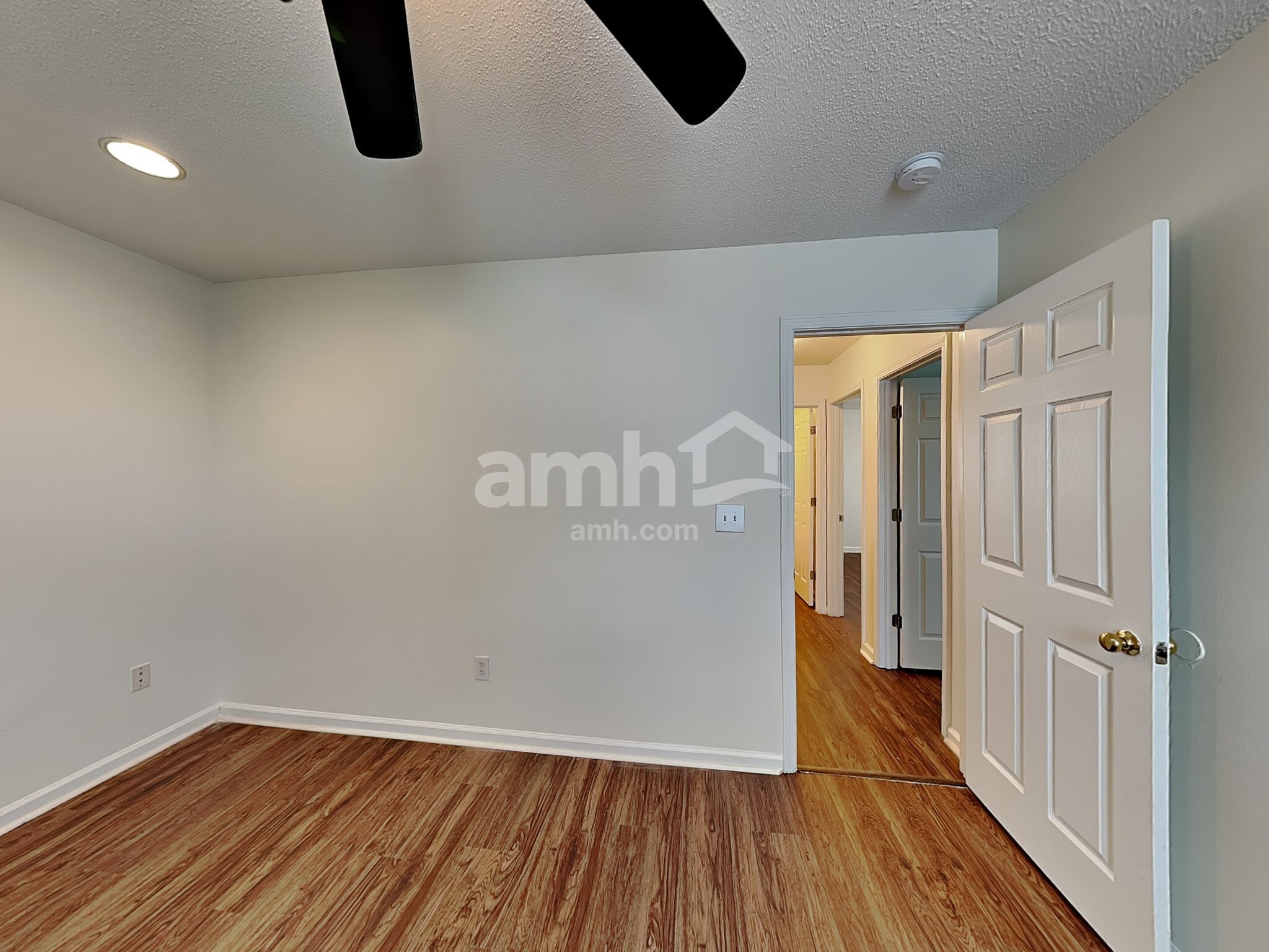 Building Photo - 1014 Holly Park Dr