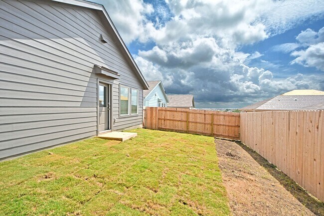 Building Photo - 1537 Hummock Steep