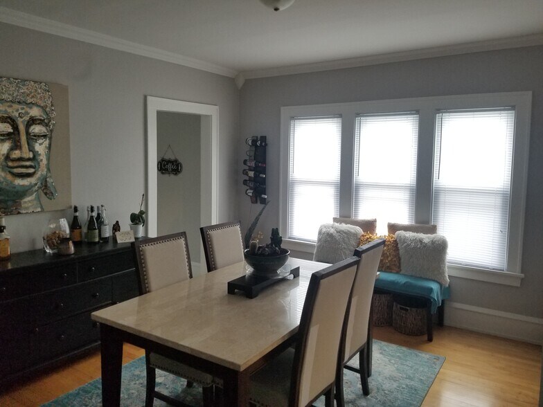 Dining Room - 4516 N Bartlett Ave
