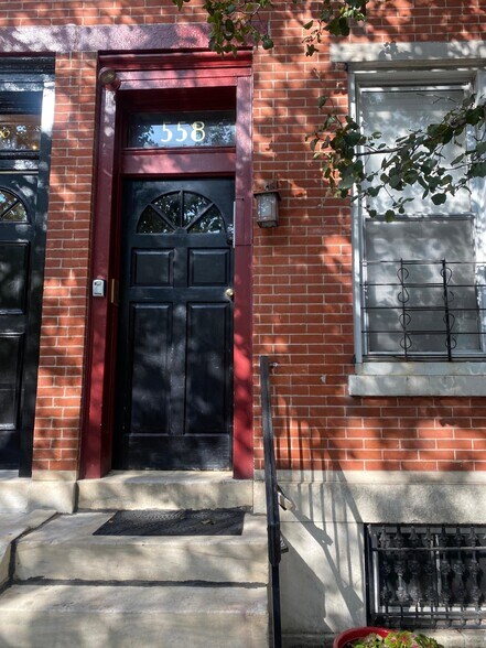 Primary Photo - 558 N 17th St