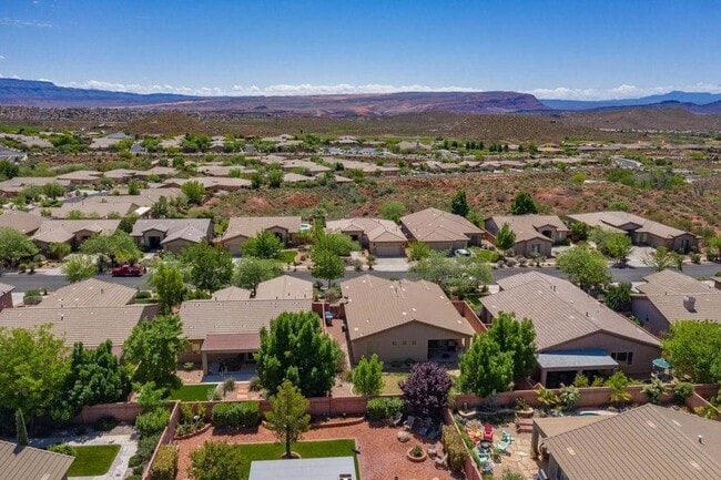 Building Photo - Great 3 bed 2 bath in Coral Canyon-Pet Fri...