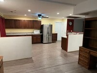 Building Photo - Adorable 3 bedroom home nestled in the ne Heights