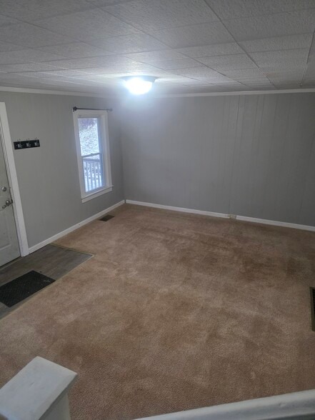 lilving room - 57 Ellsworth St