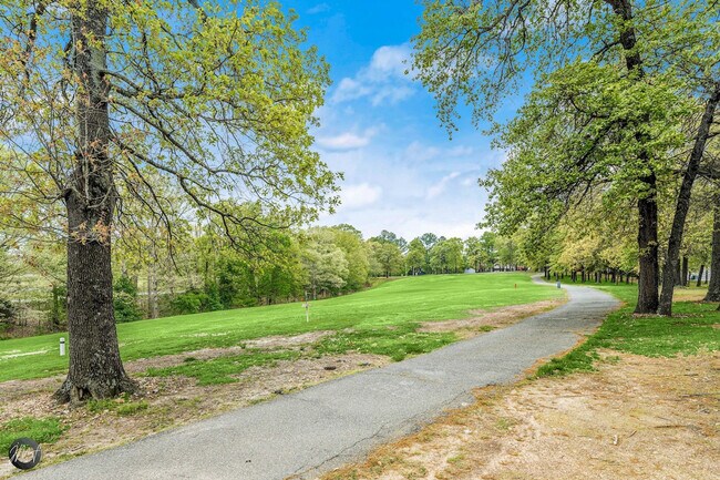 Building Photo - 30 Lunsford Ln