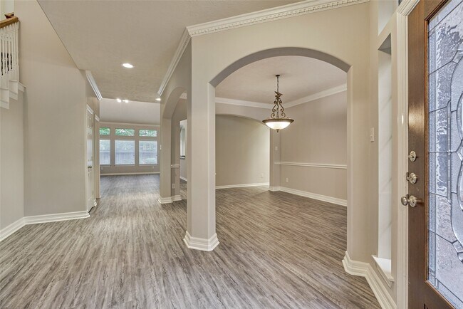 Building Photo - 7 Raindance Ct