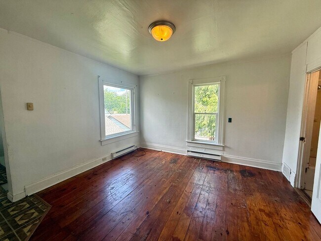 Building Photo - 324 N 3rd Ave