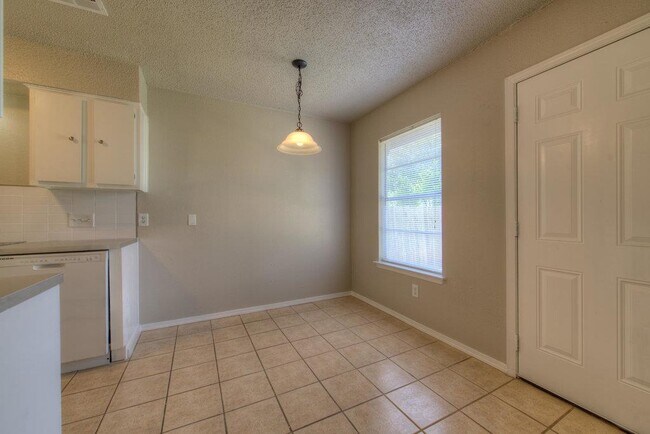 Building Photo - 2412 Burleson Ct