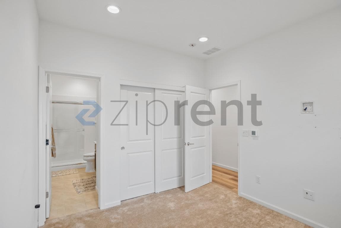 Building Photo - 6216 Diamond Wy