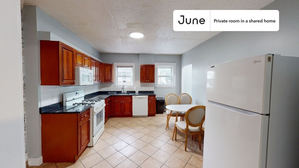 Building Photo - Room in Shared 7 bed/2 bath home in Allston