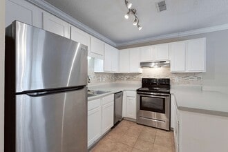 Building Photo - Forest Pointe