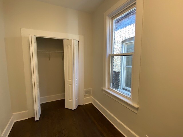 bed 3 - 1333 N Ashland Ave