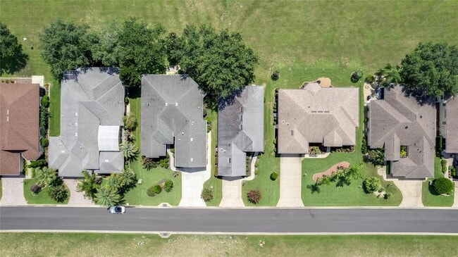 Building Photo - 5316 Sir Churchill Dr