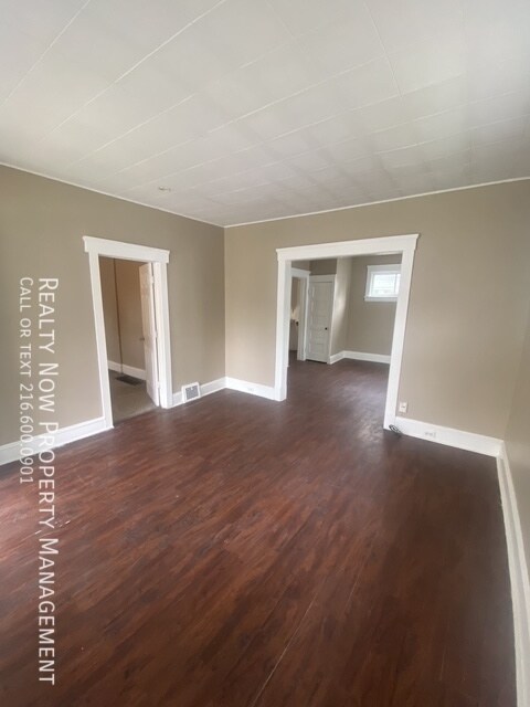 Building Photo - 3812 Poe Ave
