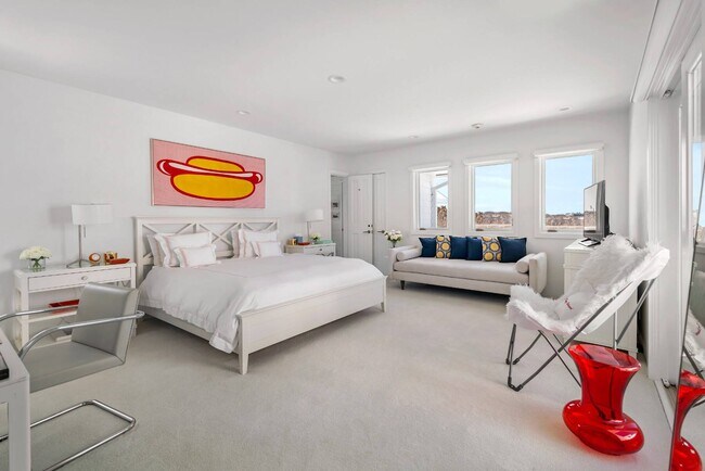 Building Photo - 64 West End Rd