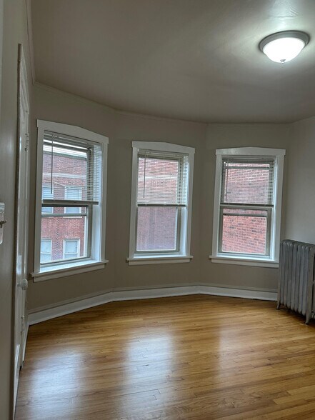 Building Photo - 4029 W Melrose St