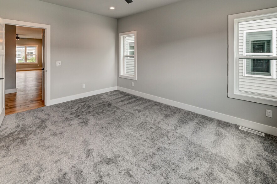 Building Photo - 4863 Lacy Rd