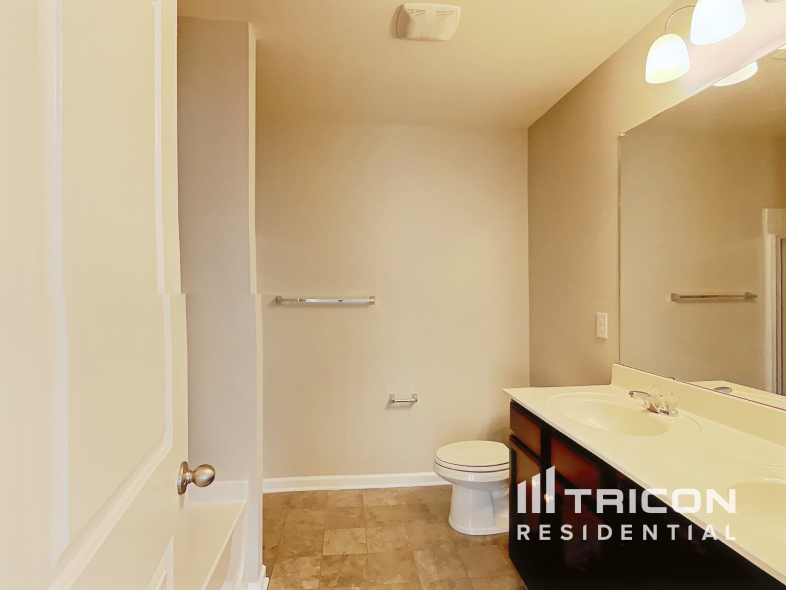 Building Photo - 228 Elmhaven Dr