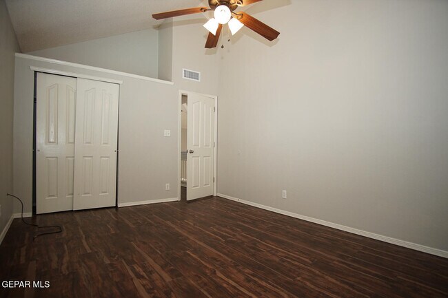 Building Photo - 10932 Acoma St