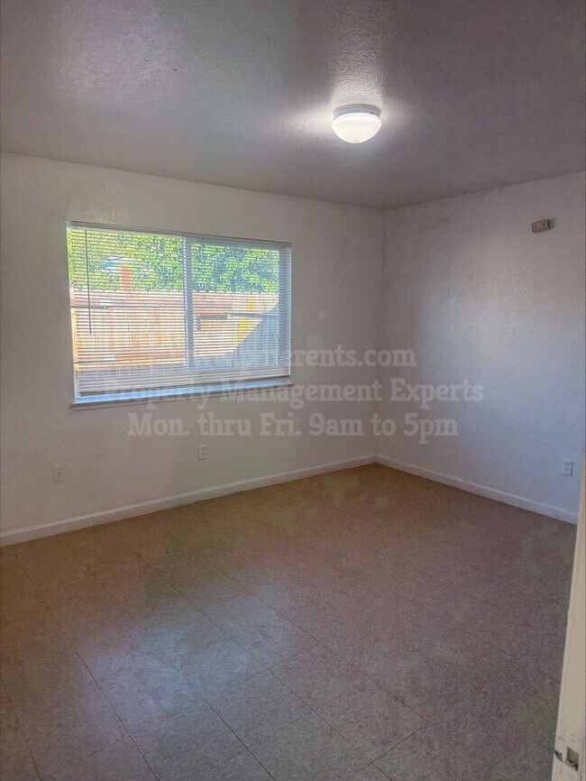 Building Photo - 8648 Kelley Dr