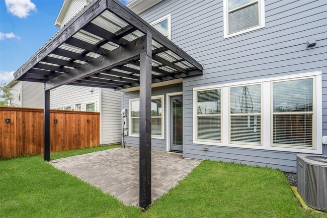 Building Photo - 10964 Swang Link Dr