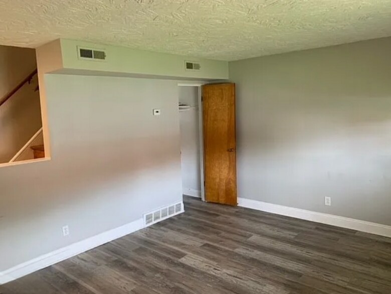 Building Photo - 15001 Ridgewick Dr