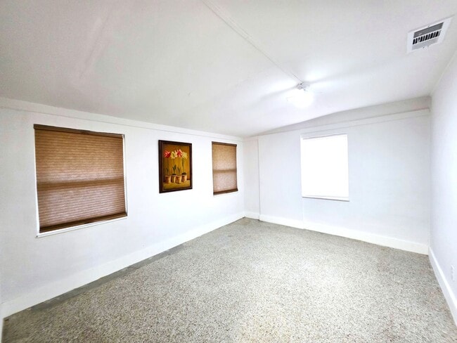 Building Photo - Vero Beach Rentals. Vero Beach Rent, LLC and Property Management Company