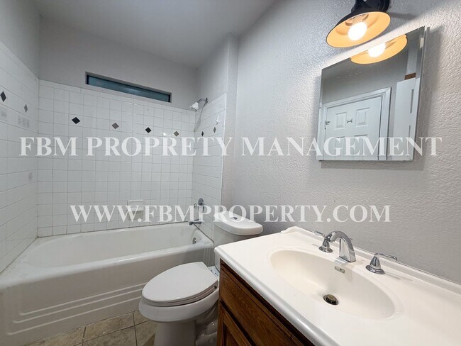 Building Photo - 108 Sunset Cir