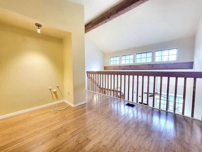 Building Photo - Modern and Cozy 2/BR 2/BA Home in Gated Co...