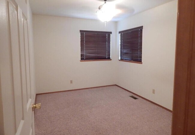 Building Photo - 3930 Pronghorn Meadows Cir