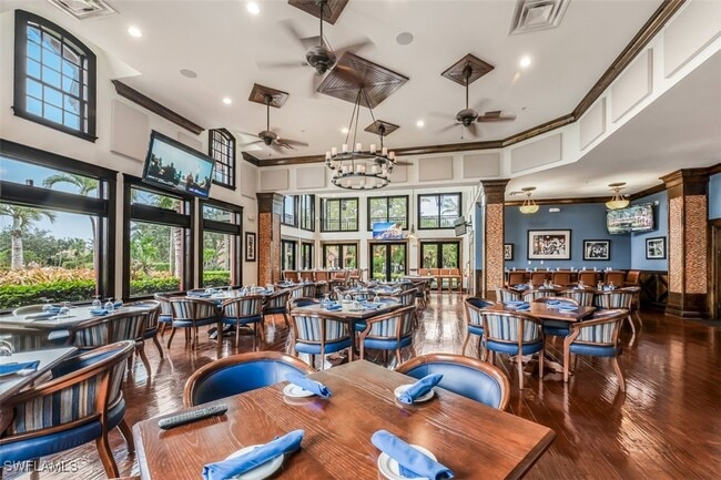 Building Photo - 9147 Delano St