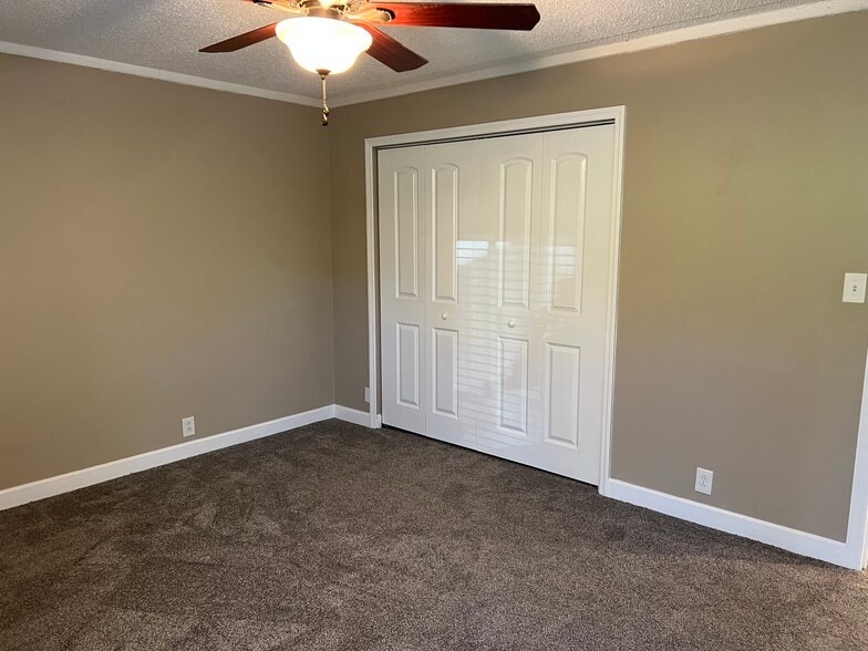 Building Photo - 455 Canberra Dr