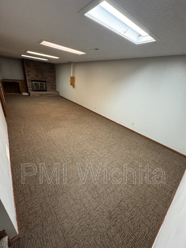 Building Photo - 1832 S Griffith St