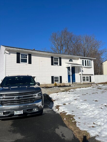 Building Photo - 222 Freida St